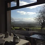 Benbulben Farmhouse Bed & Breakfast 4*
