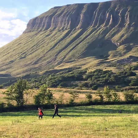 Benbulben Farmhouse 4*